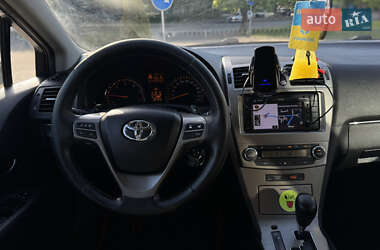 Универсал Toyota Avensis 2011 в 
