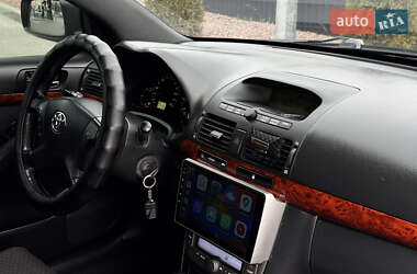 Седан Toyota Avensis 2005 в 
