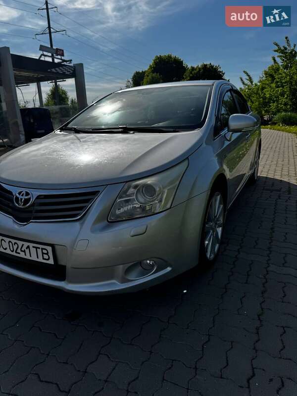 Седан Toyota Avensis 2009 в Стрые