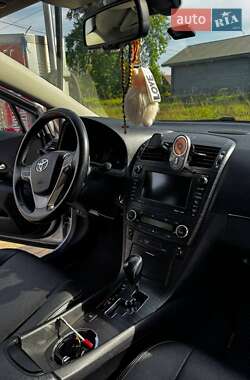 Седан Toyota Avensis 2009 в 