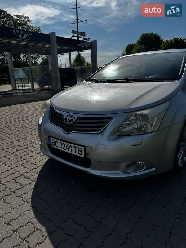 Седан Toyota Avensis 2009 в Стрые