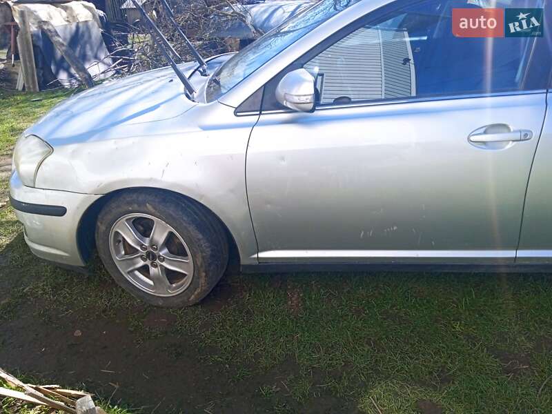 Универсал Toyota Avensis 2007 в Косове