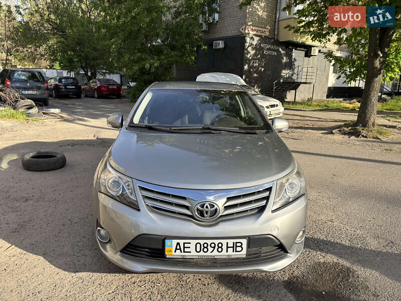 Седан Toyota Avensis 2012 в Днепре