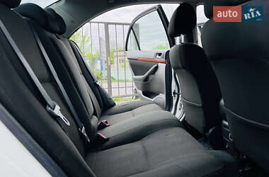 Седан Toyota Avensis 2008 в 