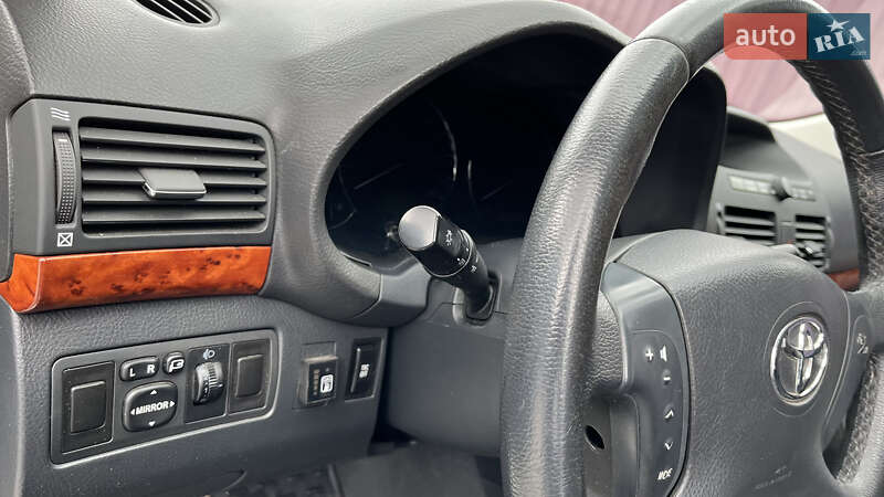 Седан Toyota Avensis 2005 в Ровно фото 18 Седан Toyota Avensis 2005 в Ровно