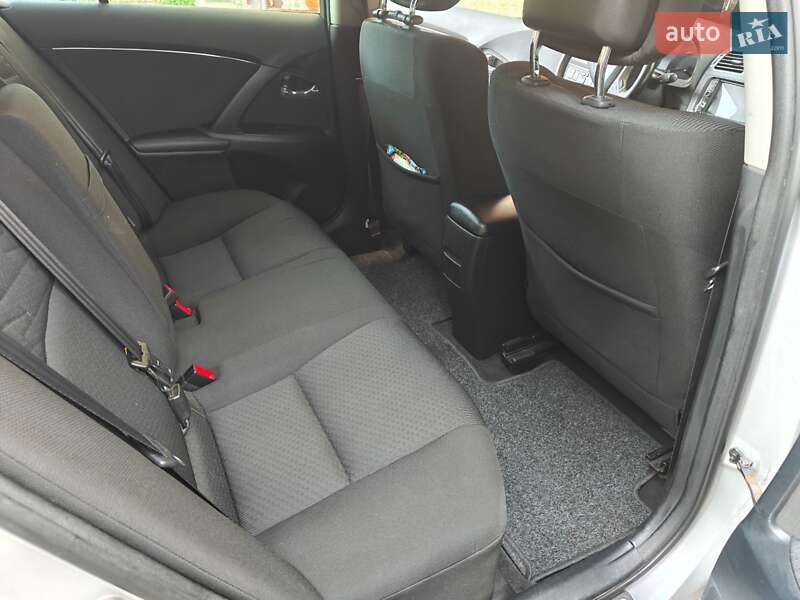 Седан Toyota Avensis 2009 в Києві