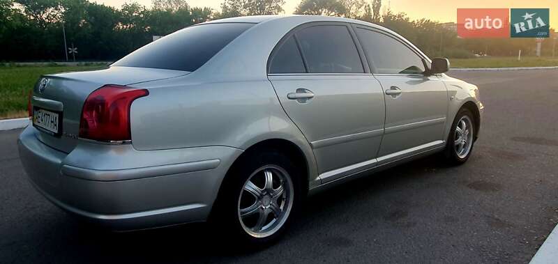 Седан Toyota Avensis 2006 в Дніпрі