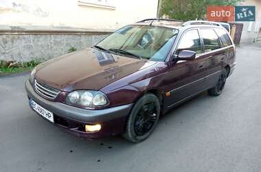Універсал Toyota Avensis 1999 в 