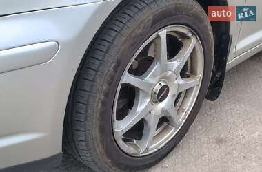 Седан Toyota Avensis 2004 в 