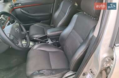 Седан Toyota Avensis 2004 в 