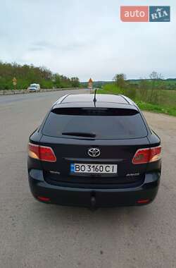 Універсал Toyota Avensis 2011 в 