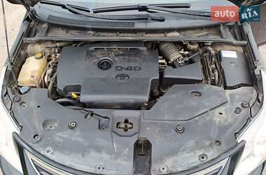 Універсал Toyota Avensis 2011 в 