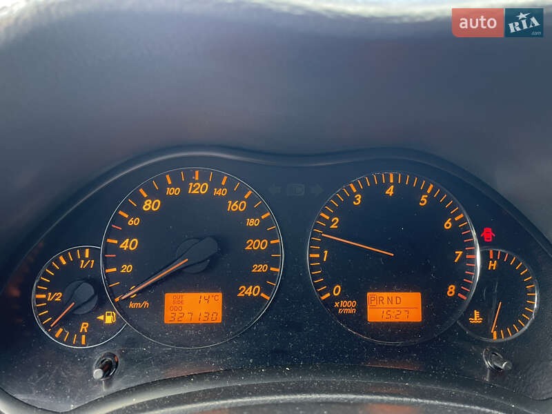 Седан Toyota Avensis 2006 в Кропивницком