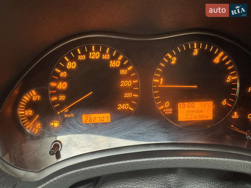 Седан Toyota Avensis 2008 в Луцке