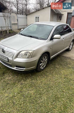 Седан Toyota Avensis 2005 в Одессе