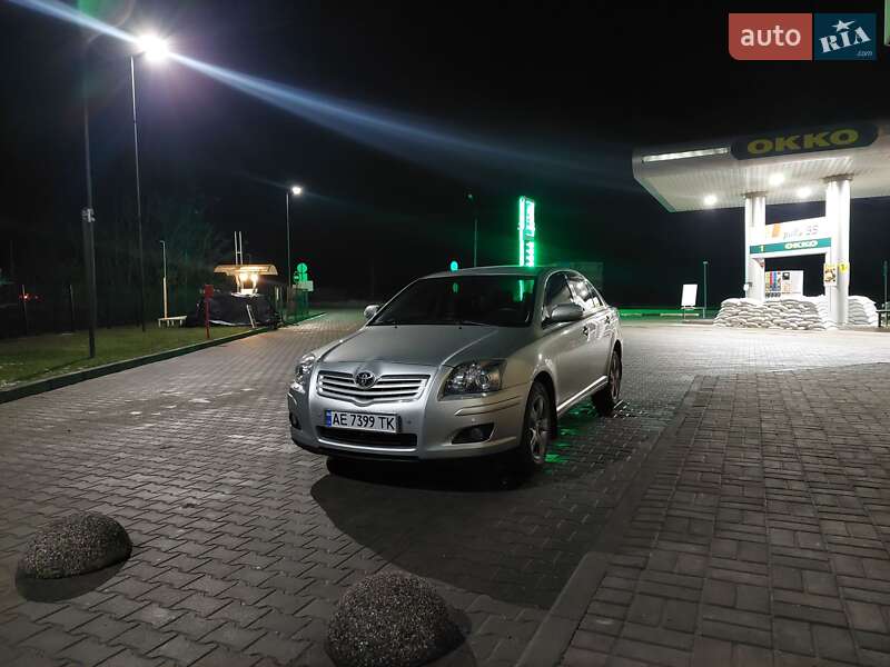 Седан Toyota Avensis 2006 в 