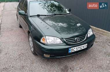 Седан Toyota Avensis 2002 в Львове
