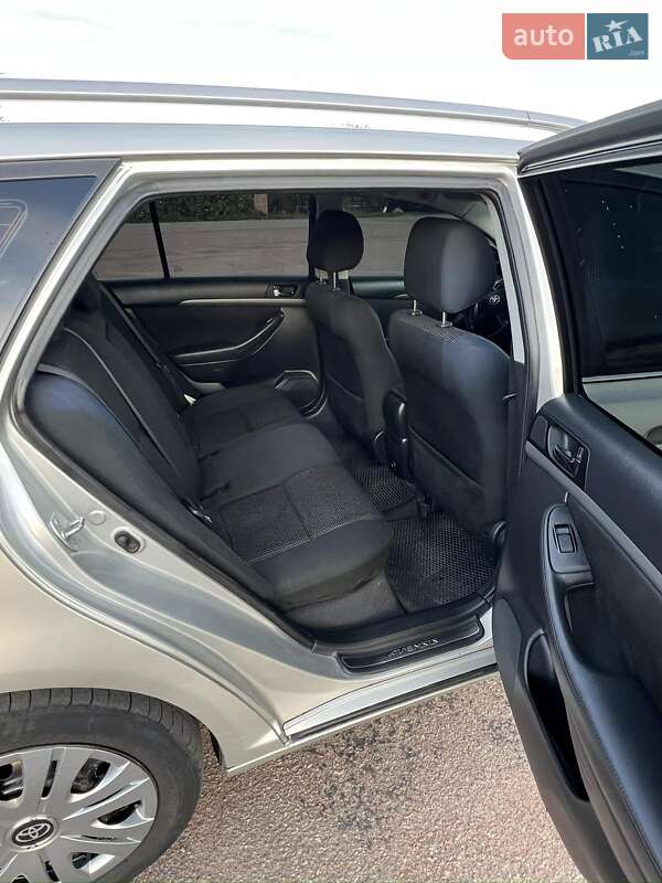 Универсал Toyota Avensis 2006 в Прилуках