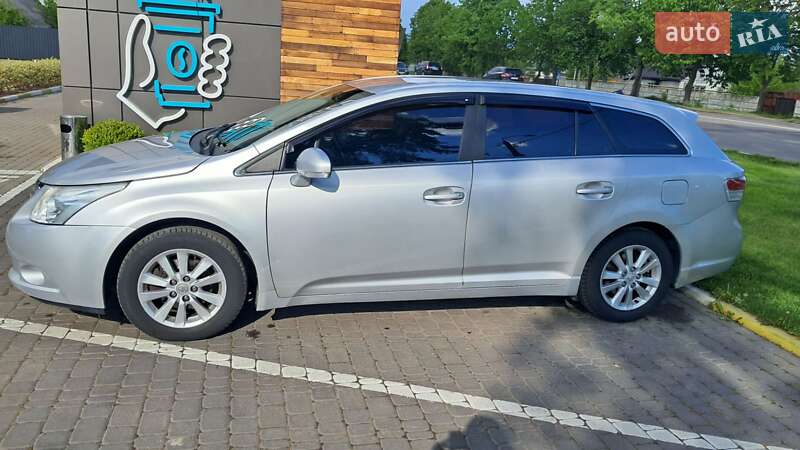 Універсал Toyota Avensis 2009 в Коростені