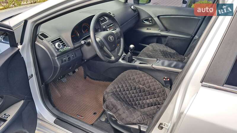Універсал Toyota Avensis 2009 в Коростені