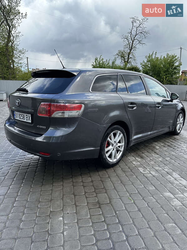 Універсал Toyota Avensis 2011 в Старокостянтинові