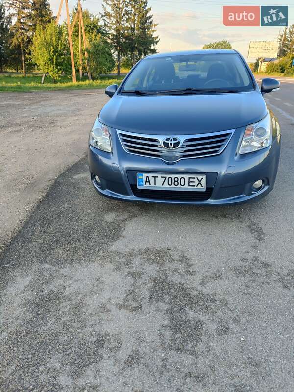 Седан Toyota Avensis 2011 в Івано-Франківську