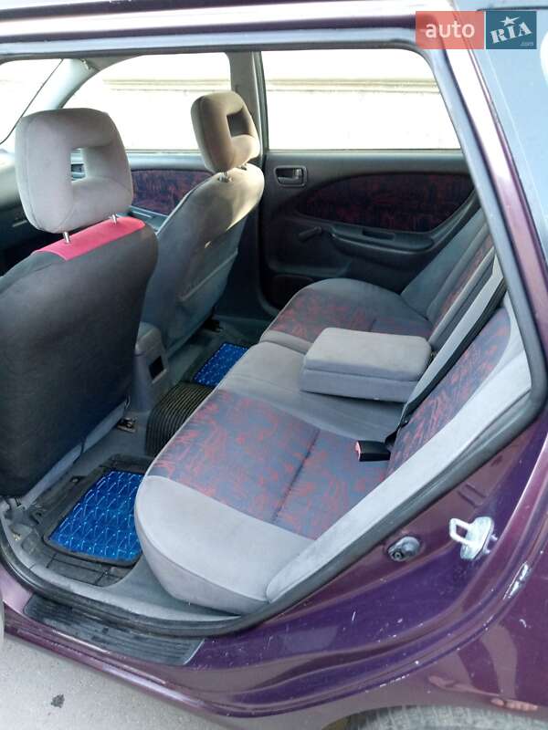 Універсал Toyota Avensis 1999 в Стрию