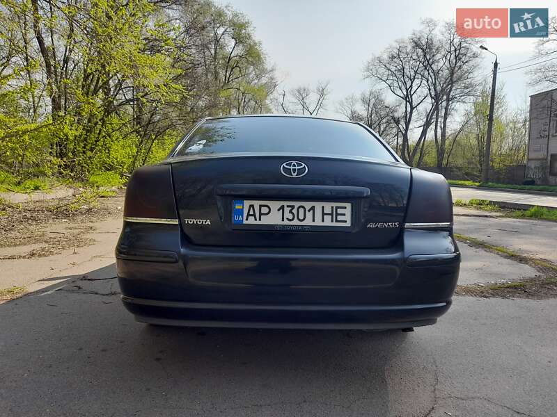 Седан Toyota Avensis 2003 в Запоріжжі