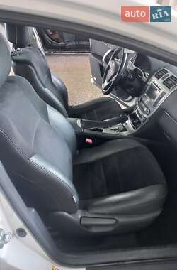 Седан Toyota Avensis 2012 в 