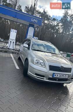 Універсал Toyota Avensis 2003 в Києві