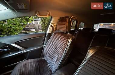 Універсал Toyota Avensis 2013 в 