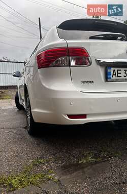Універсал Toyota Avensis 2013 в 