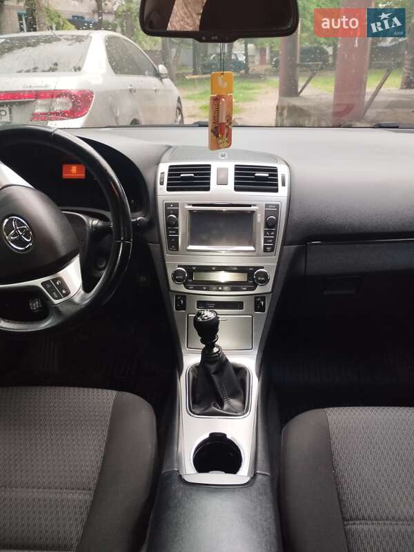 Универсал Toyota Avensis 2012 в Коростене