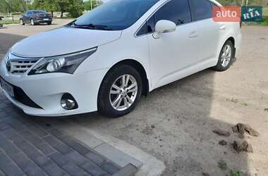 Седан Toyota Avensis 2012 в 