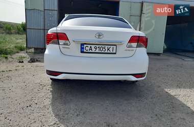 Седан Toyota Avensis 2012 в 