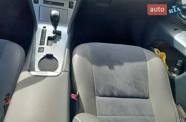 Седан Toyota Avensis 2012 в 