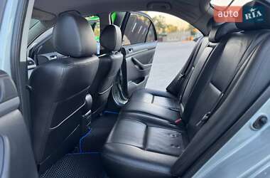 Лифтбек Toyota Avensis 2008 в 