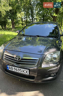 Седан Toyota Avensis 2006 в Тульчині