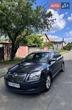 Седан Toyota Avensis 2008 в Киеве