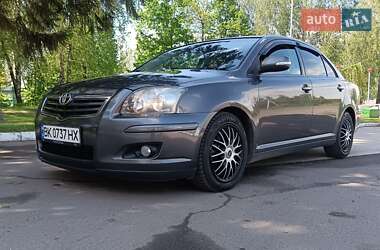 Седан Toyota Avensis 2006 в Чернигове