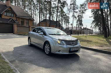 Седан Toyota Avensis 2012 в Чернигове