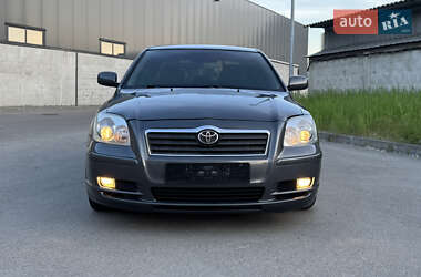 Седан Toyota Avensis 2004 в 