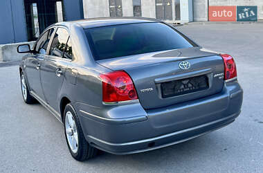 Седан Toyota Avensis 2004 в 