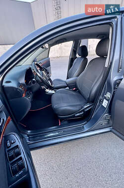 Седан Toyota Avensis 2004 в 
