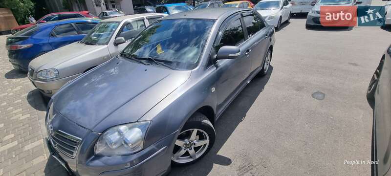 Седан Toyota Avensis 2003 в Одессе