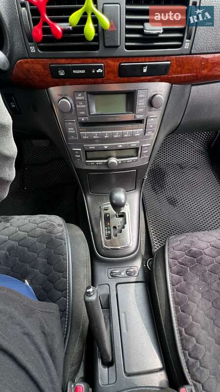 Седан Toyota Avensis 2008 в Одессе