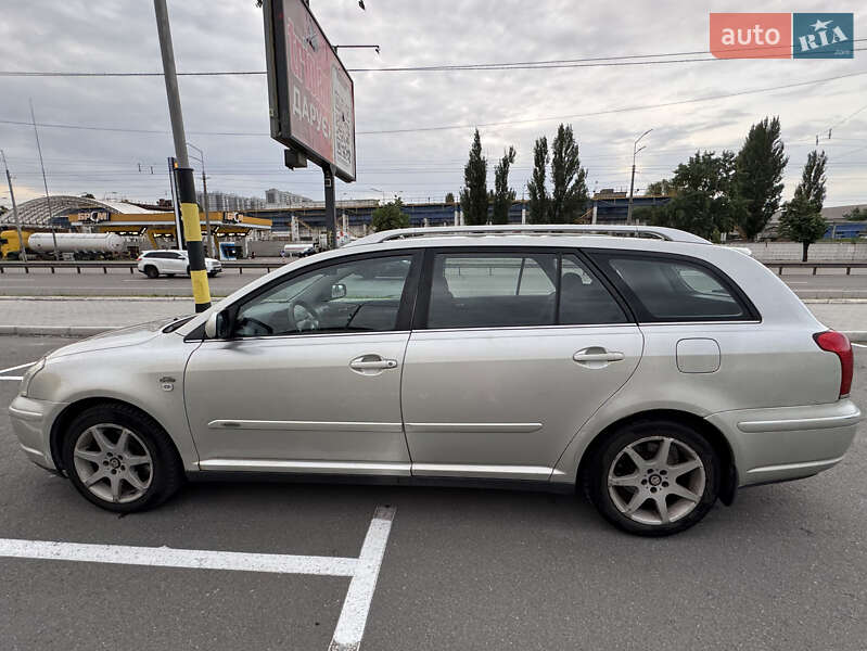 Универсал Toyota Avensis 2003 в Киеве