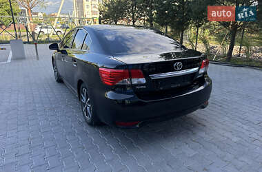 Седан Toyota Avensis 2012 в 