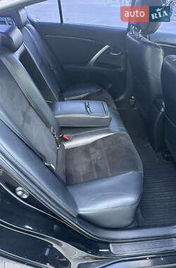Седан Toyota Avensis 2012 в 