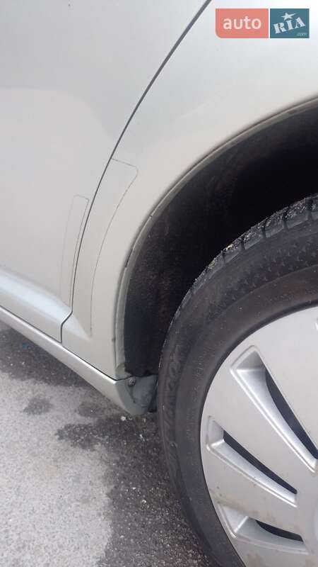 Седан Toyota Avensis 2004 в Бердичеве